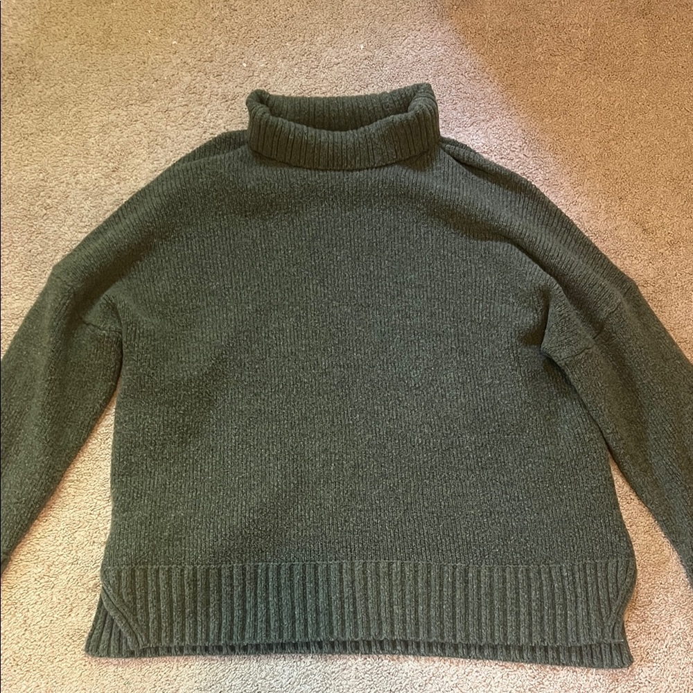 Abercrombie & Fitch Olive Green Knit Sweater